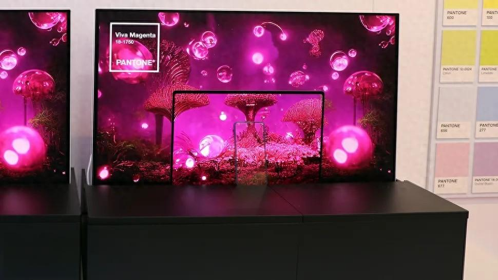 Samsung’s OLED Future is Flexible, Fast, and Seamless
